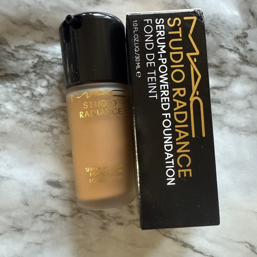 MAC COSMETICS STUDIO RADIANCE FOUNDATION:NC27